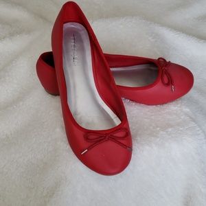 Sz 9w lane Bryant red ballet flats
